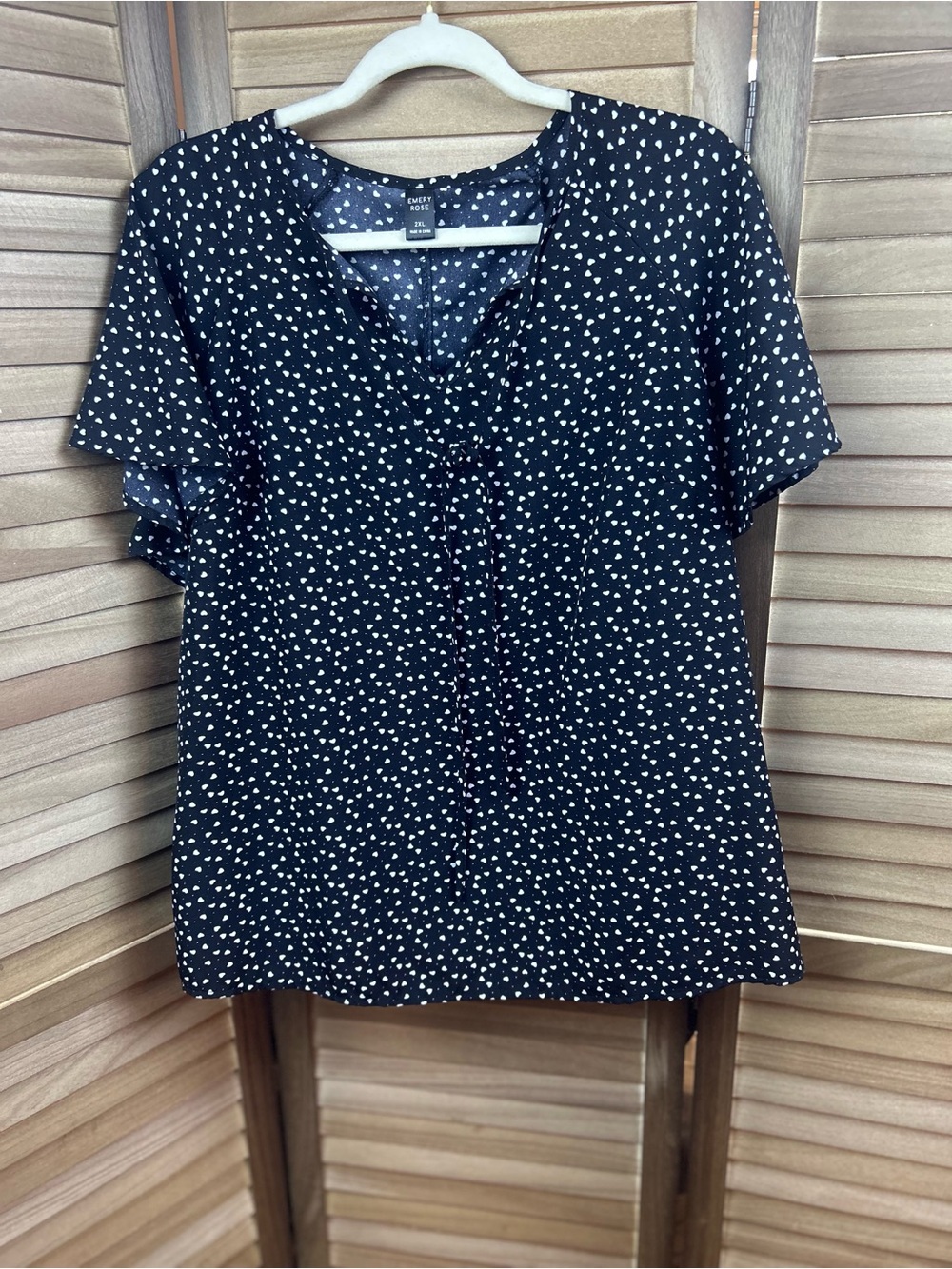 Emery Rose Women’s 2XL Black Heart Print Flutter Sleeve Blouse Tie Neck Top